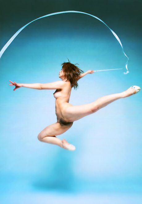 Asian amateur girl with small tits gets her pussy plugged hard